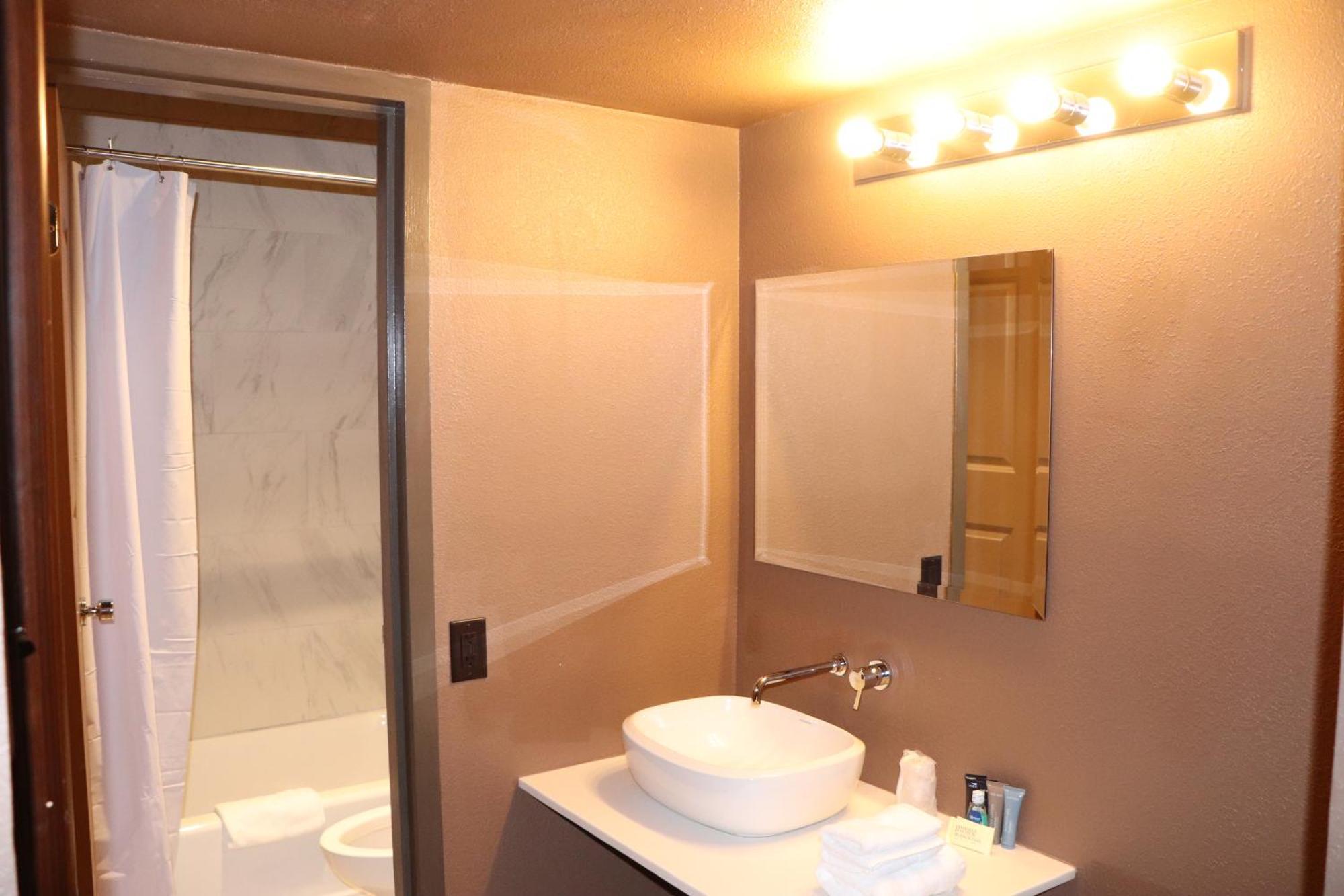 Historic Cow Palace Hotel 3*