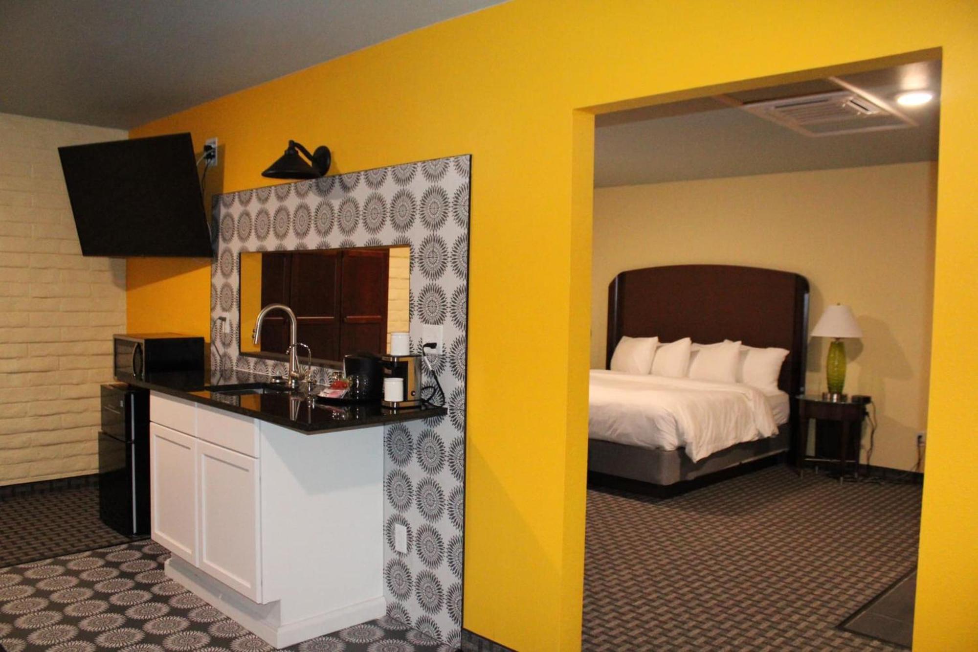 Hotel Historic Cow Palace Lamar