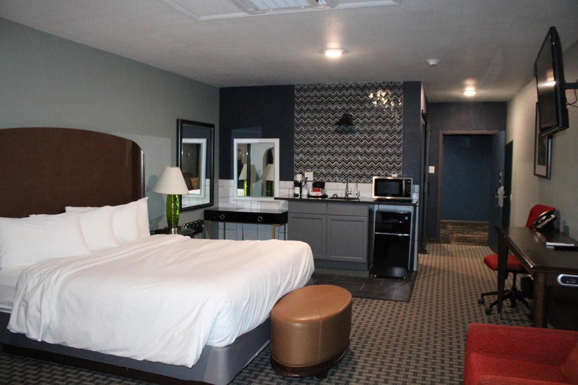 Historic Cow Palace 3*
