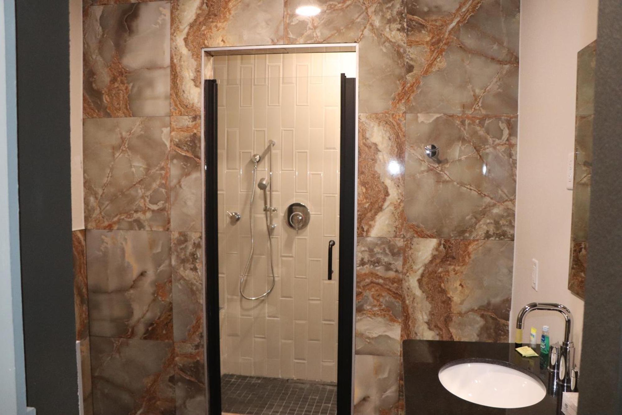 Hotel Historic Cow Palace 3*