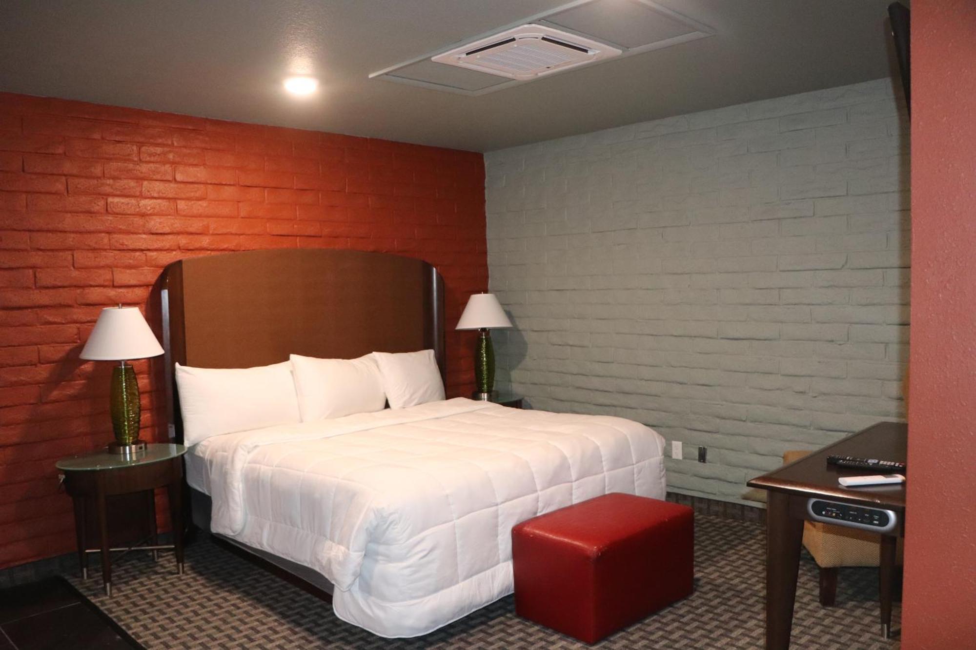 Historic Cow Palace 3*