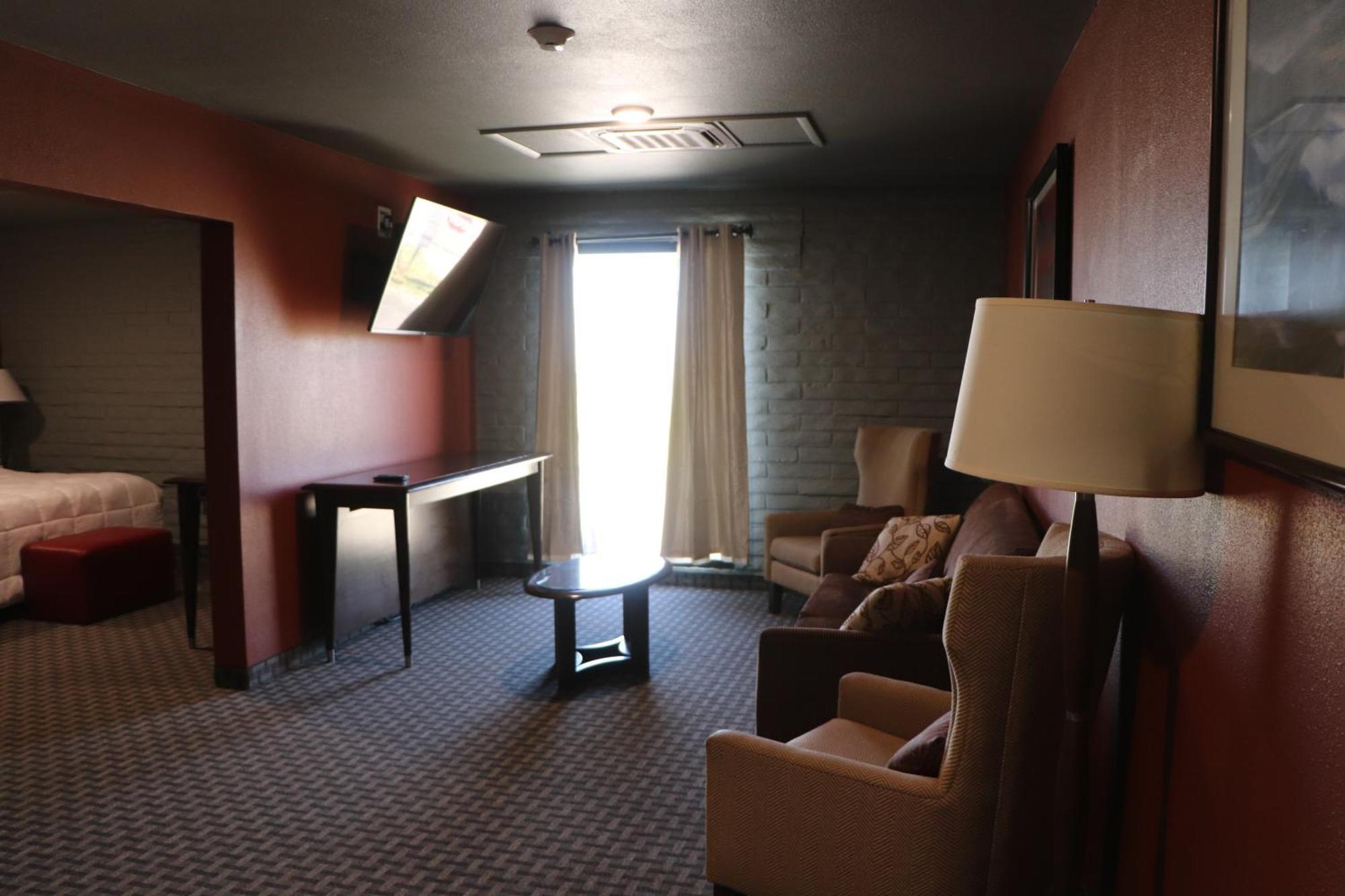 Historic Cow Palace Hotel